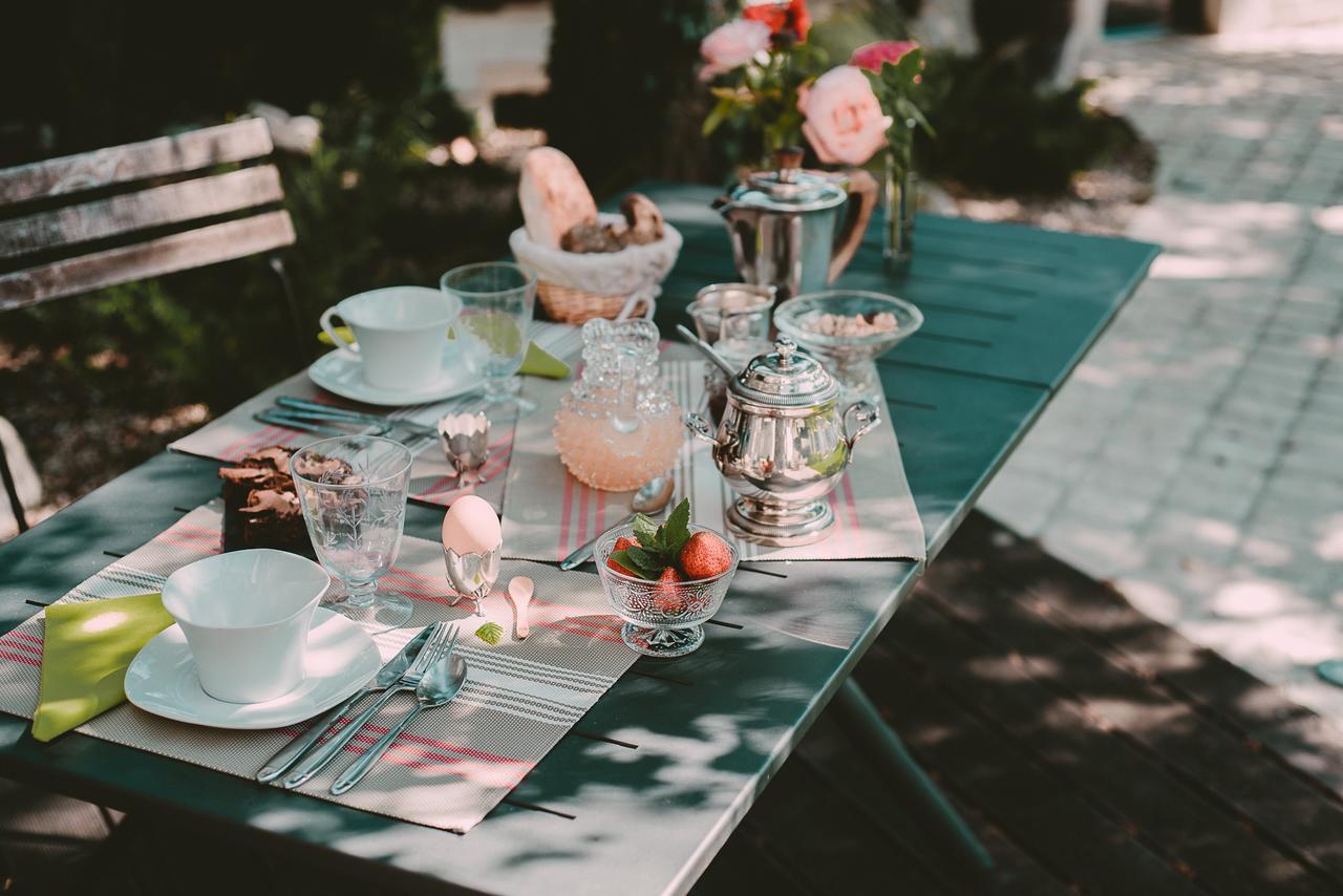 Bed and Breakfast Un Banc Au Soleil Marsilly  Exterior foto