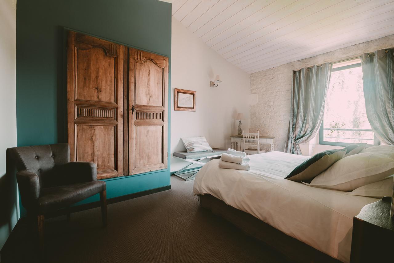 Bed and Breakfast Un Banc Au Soleil Marsilly  Exterior foto
